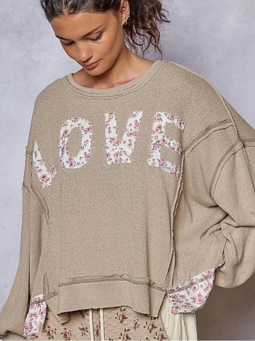 POL | Over sized long sleeve knit LOVE | Size small
